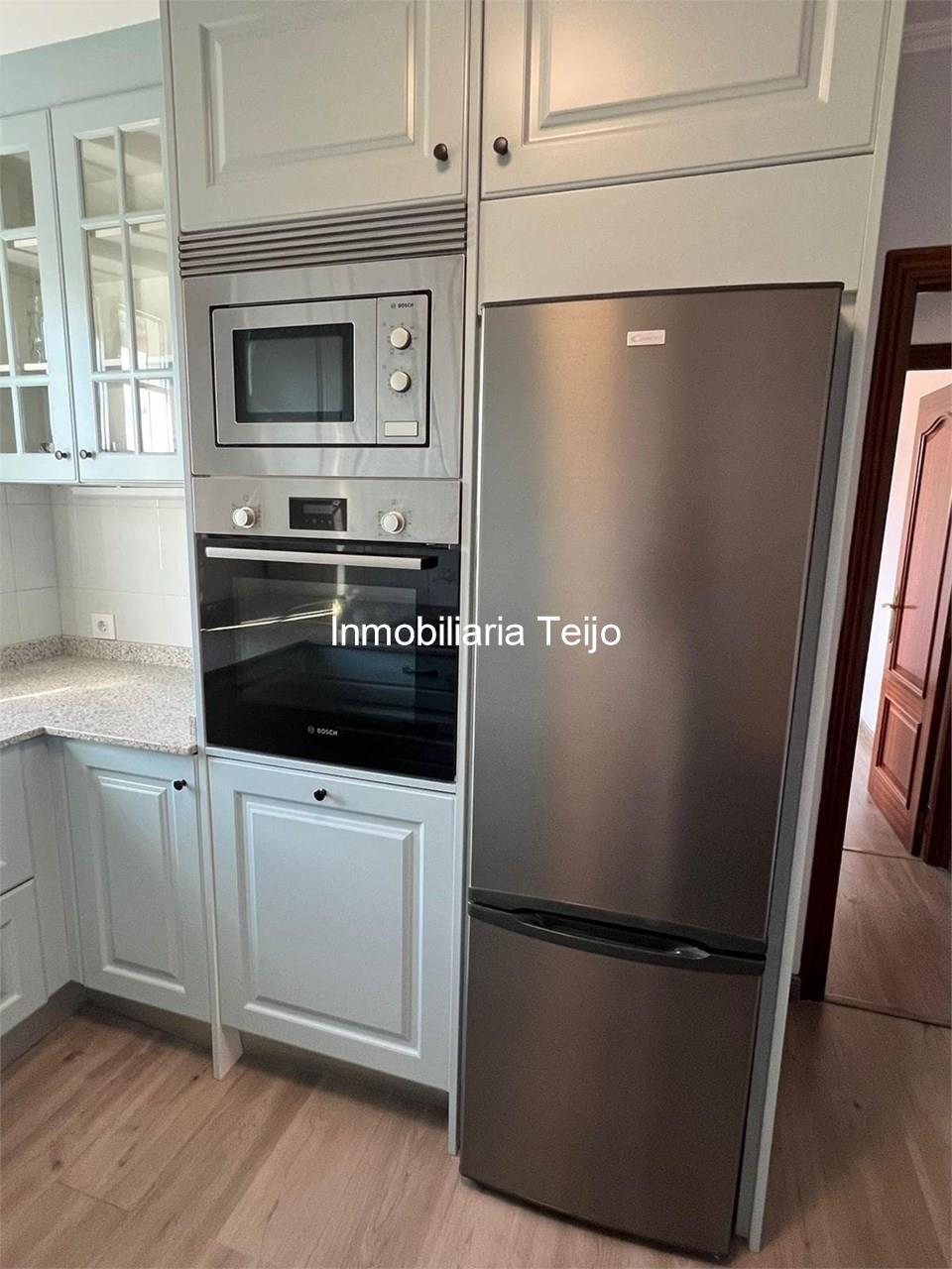 Foto 3 SE VENDE PRIMER PISO CON JARDIN Y BUHARDILLA EN CATABOIS