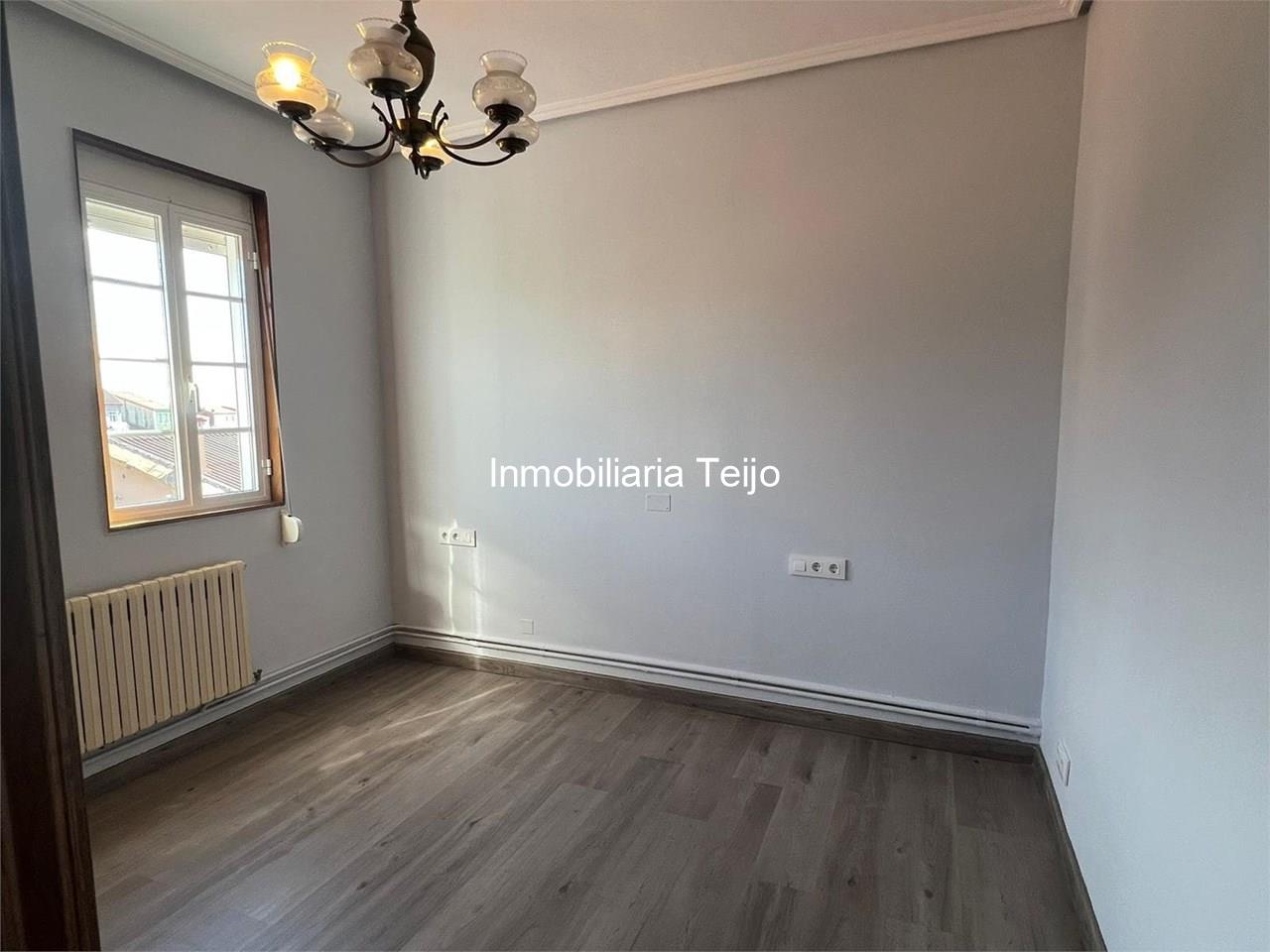 Foto 6 SE VENDE PRIMER PISO CON JARDIN Y BUHARDILLA EN CATABOIS
