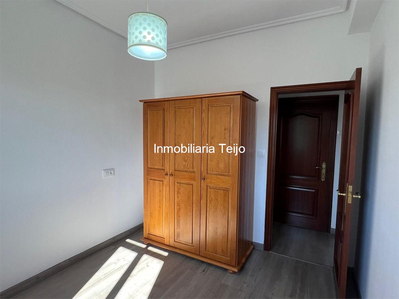 Foto 9 SE VENDE PRIMER PISO CON JARDIN Y BUHARDILLA EN CATABOIS