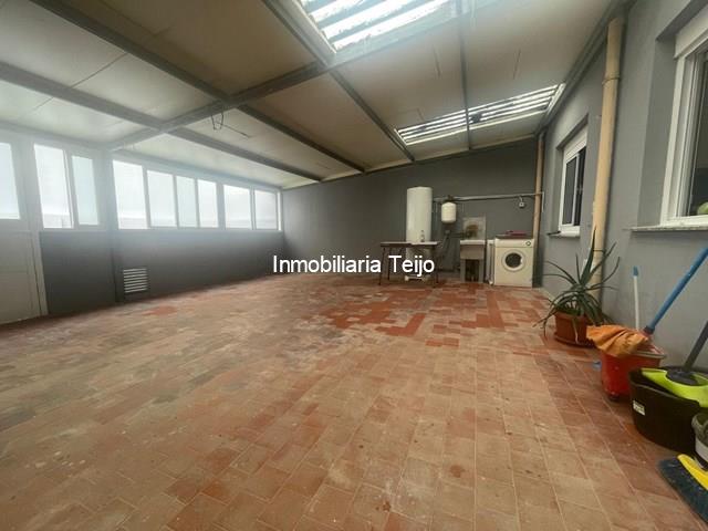 SE VENDE PRIMER PISO CON TERRAZA EN FREIXEIRO - Narón