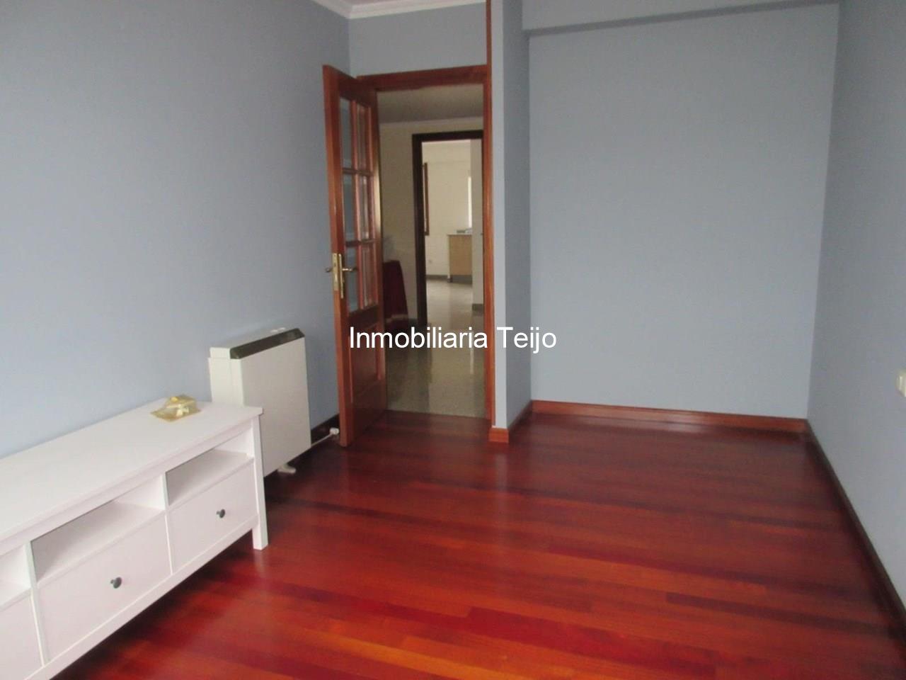 Foto 8 SE VENDE PRIMER PISO CON TERRAZA EN FREIXEIRO
