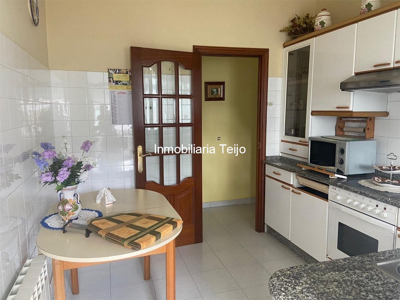 Foto 2 SE VENDE PRIMER PISO CON TERRENO EN FREIXEIRO