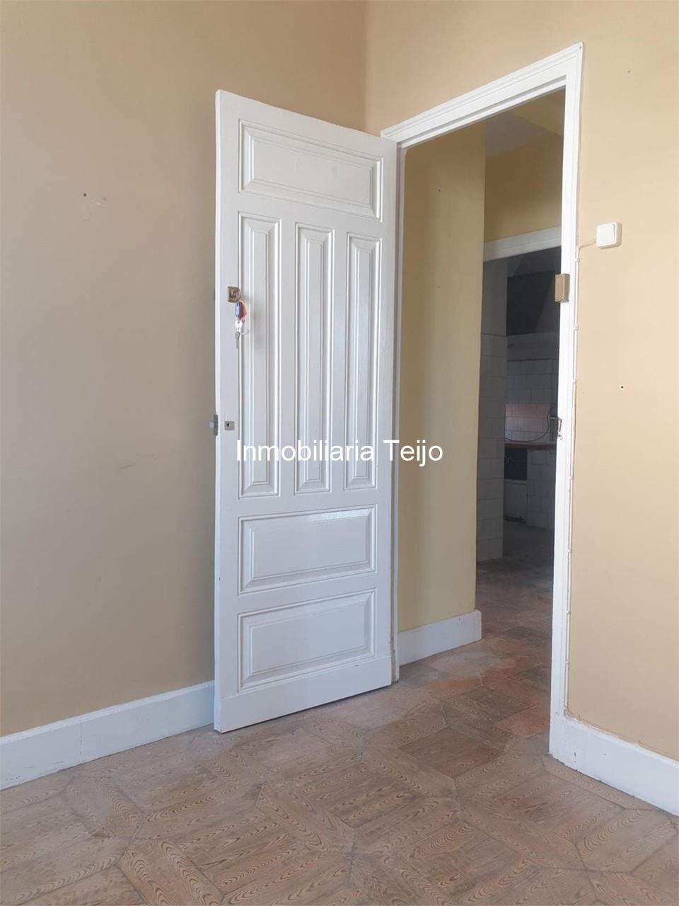 Foto 14 SE VENDE PRIMER PISO EN CATABOIS CON VENTANAL CLIMALIT RECIEN INSTALADO