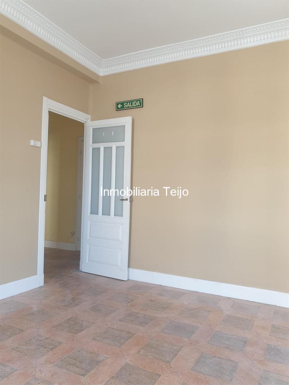 Foto 15 SE VENDE PRIMER PISO EN CATABOIS CON VENTANAL CLIMALIT RECIEN INSTALADO
