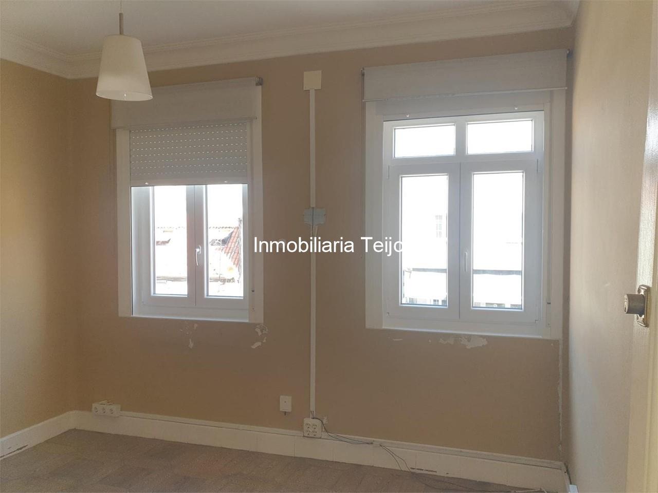 Foto 17 SE VENDE PRIMER PISO EN CATABOIS CON VENTANAL CLIMALIT RECIEN INSTALADO