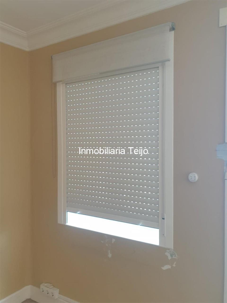 Foto 19 SE VENDE PRIMER PISO EN CATABOIS CON VENTANAL CLIMALIT RECIEN INSTALADO