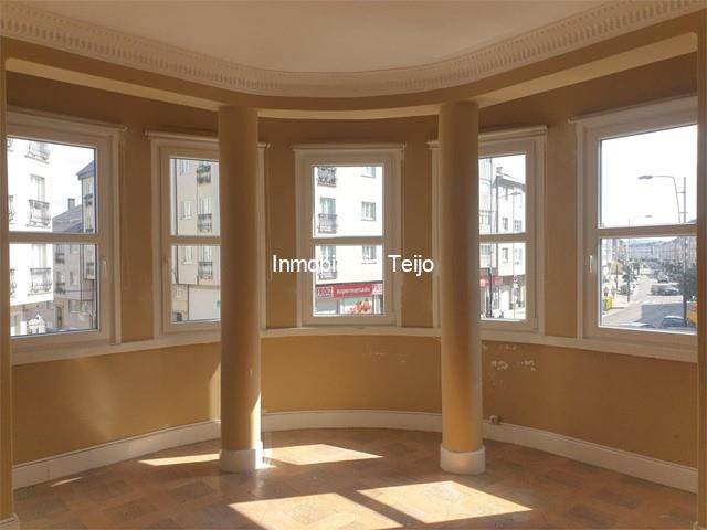 SE VENDE PRIMER PISO EN CATABOIS CON VENTANAL CLIMALIT RECIEN INSTALADO - Ferrol