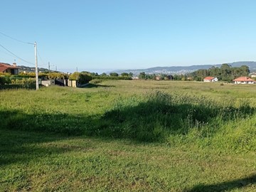 SE VENDE SOLAR EDIFICABLE EN EL VAL - Narón