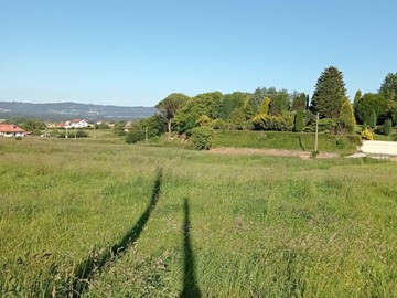 SE VENDE SOLAR EDIFICABLE EN EL VAL - Narón