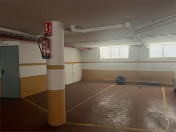SE VENDEN 2 PLAZAS DE GARAJE Y TRASTERO EN CATABOIS - Ferrol